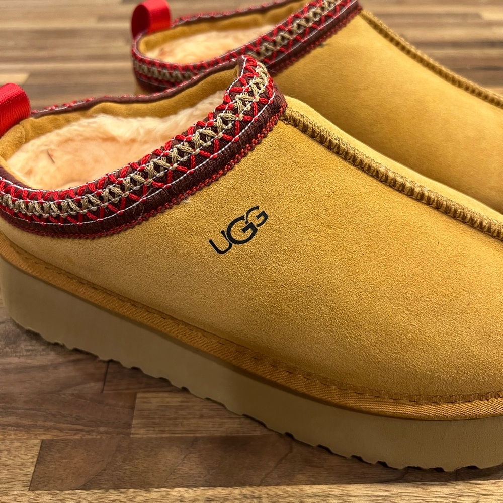 Ugg Taz slippers